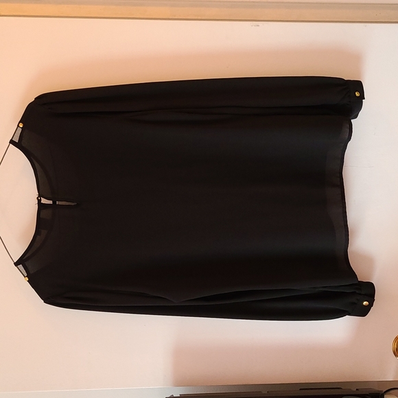 Black flowy blouse - Picture 2 of 5